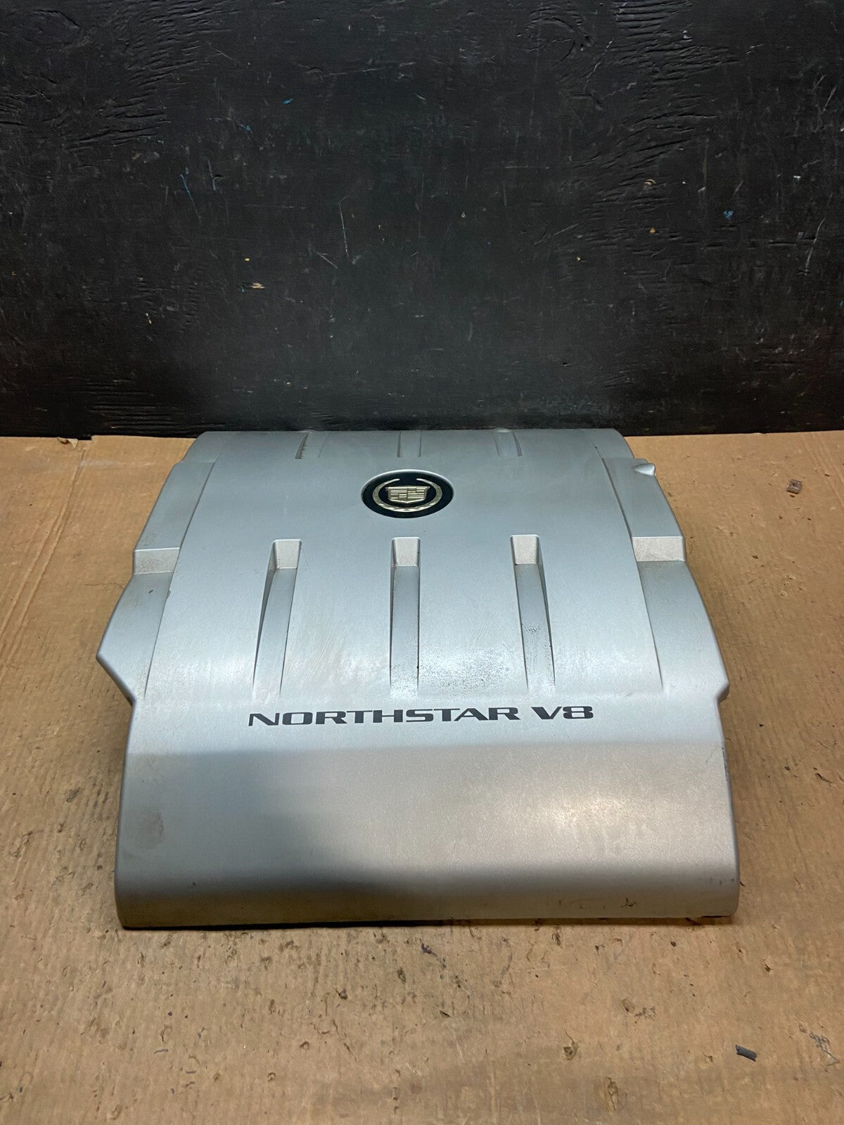 1997 to 2004 Cadillac Deville Seville Northstar Engine Motor Cover H6870 DG10