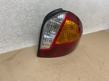 2001 2002 2003 2004 Hyundai Santa Fe Right Passenger Rh Tail Light AH6683 LK1