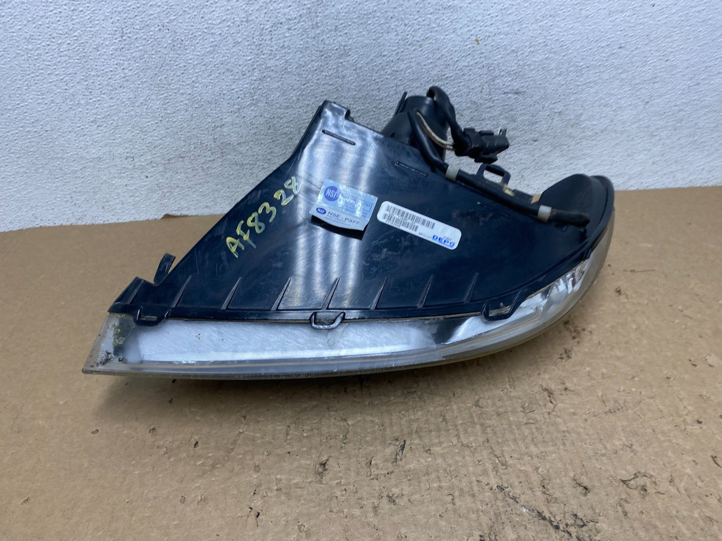 2000 to 2007 Ford Taurus Right Passenger RH Side Halogen Headlight AF8328 DW7