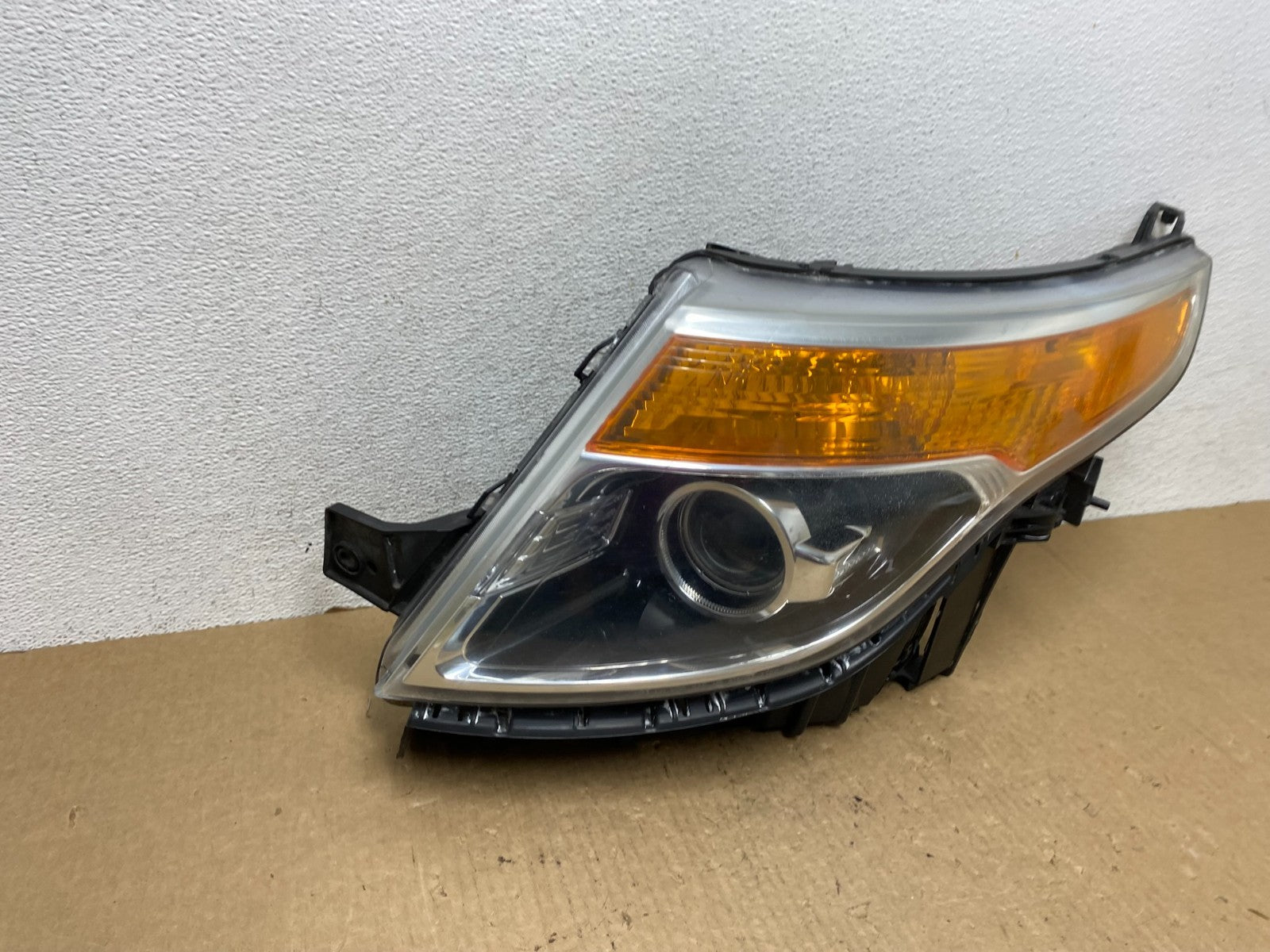 2011 to 2015 Ford Explorer Left Driver LH Halogen Headlight AF9813 DW2
