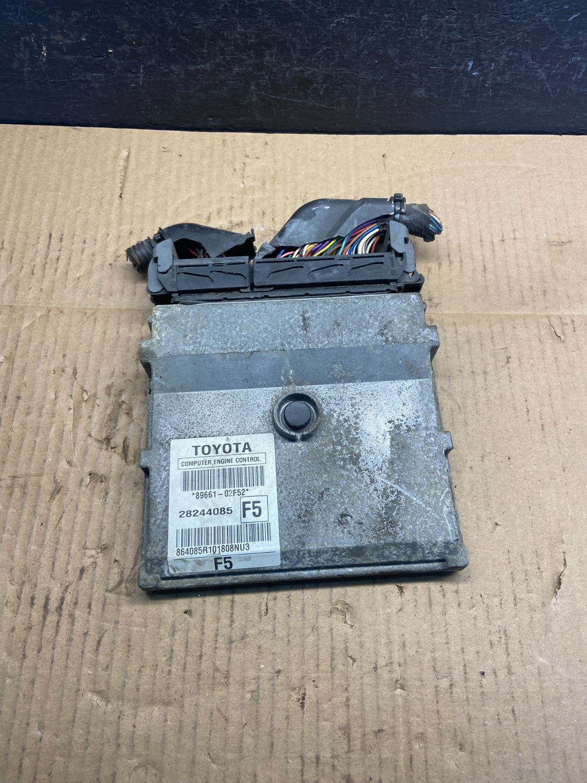 2009 to 2010 Toyota Corolla Engine Control Computer ECU PCM ad2987 DG0