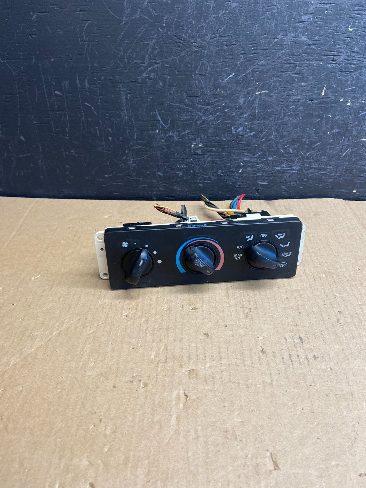 1999 to 2004 Ford F250 F350 Super Duty Heater A/C Climate Control ae4452 DG0