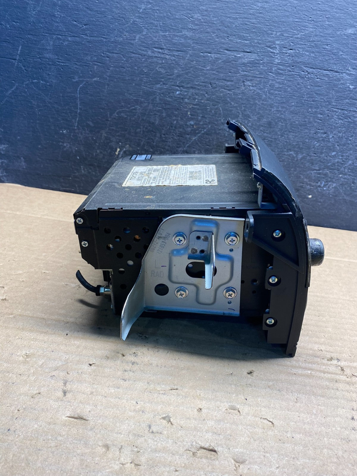 2004 to 2010 Toyota Sienna AM FM CD WMA Mp3 Radio Receiver AE8190 DG2