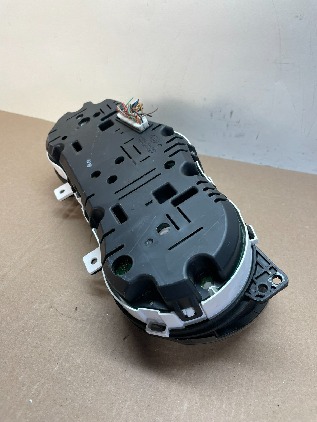 2014 to 2015 Kia Optima Speedometer Cluster Gauge AJ0880 DW5
