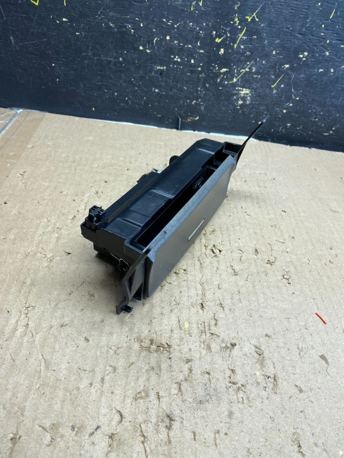 2010 to 2012 Ford Taurus Front Center Console Dashboard Center Storage AB5504 DG2