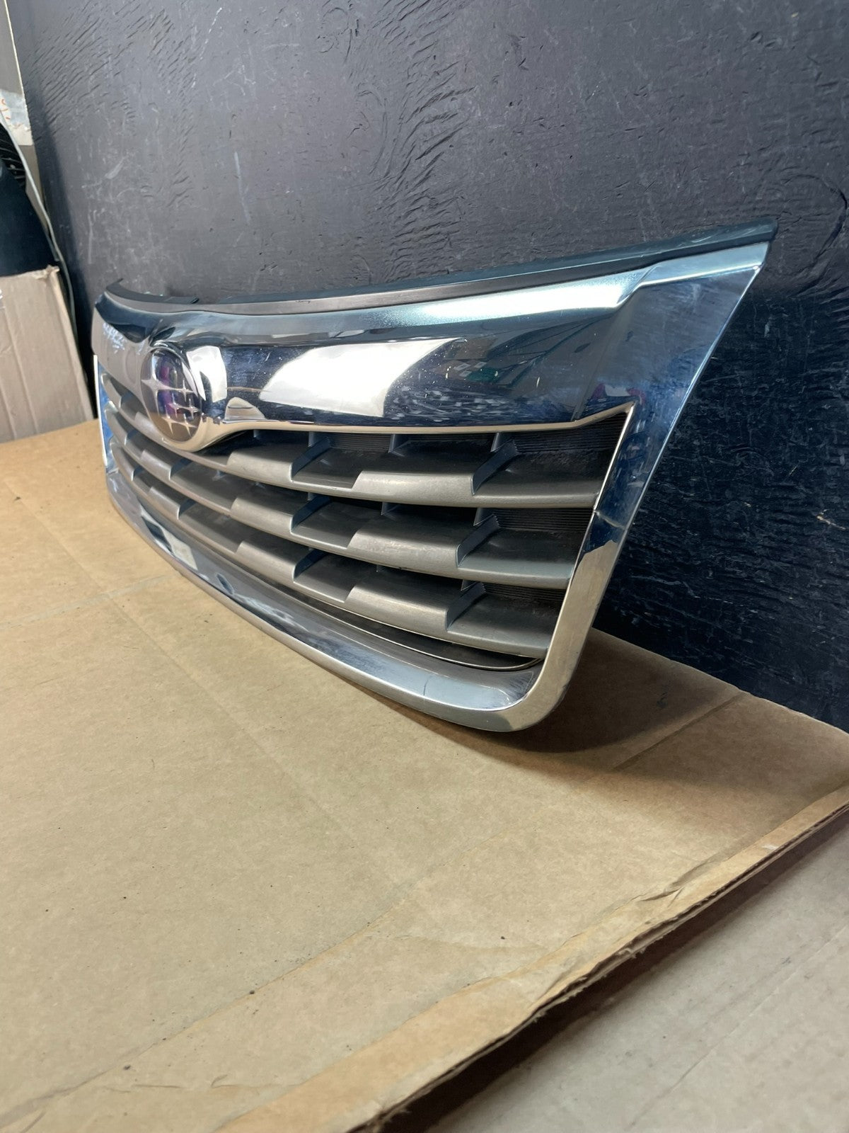 2009 2010 Subaru Forester Front Upper Chrome Grille Grill AE0844 DG1