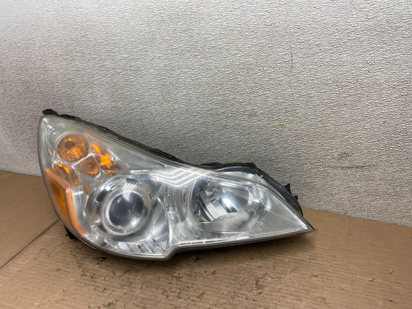 2010-2012 Subaru Legacy Outback Right Passenger Headlight Oem AA9675 DW1