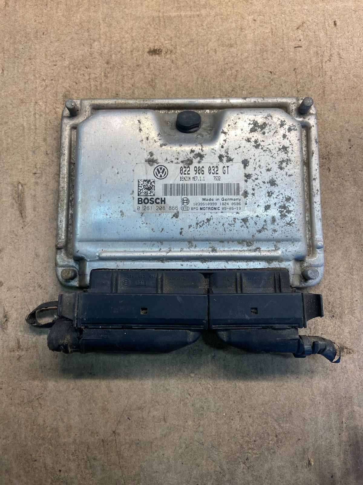 2006 Volkswagen Touareg 3.2L ECM Engine Control Unit ECU OEM Z8644 DG0