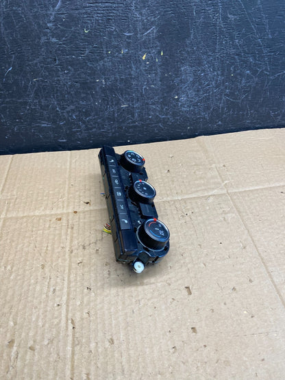 2013-2015 Volkswagen Tiguan Front Center Console Climate Control AC9500 DG1