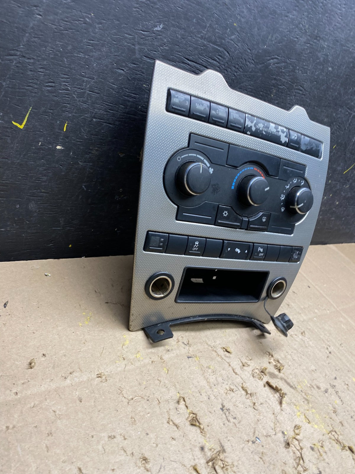 2005 2006 2007 Jeep Commander Grand Cherokee A/C Climate Control Bezel X6450 DG2