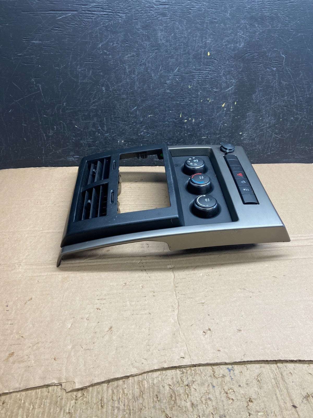2008 to 2012 Jeep Liberty Dash Climate Temperature Control Radio Bezel AF1914 DG1