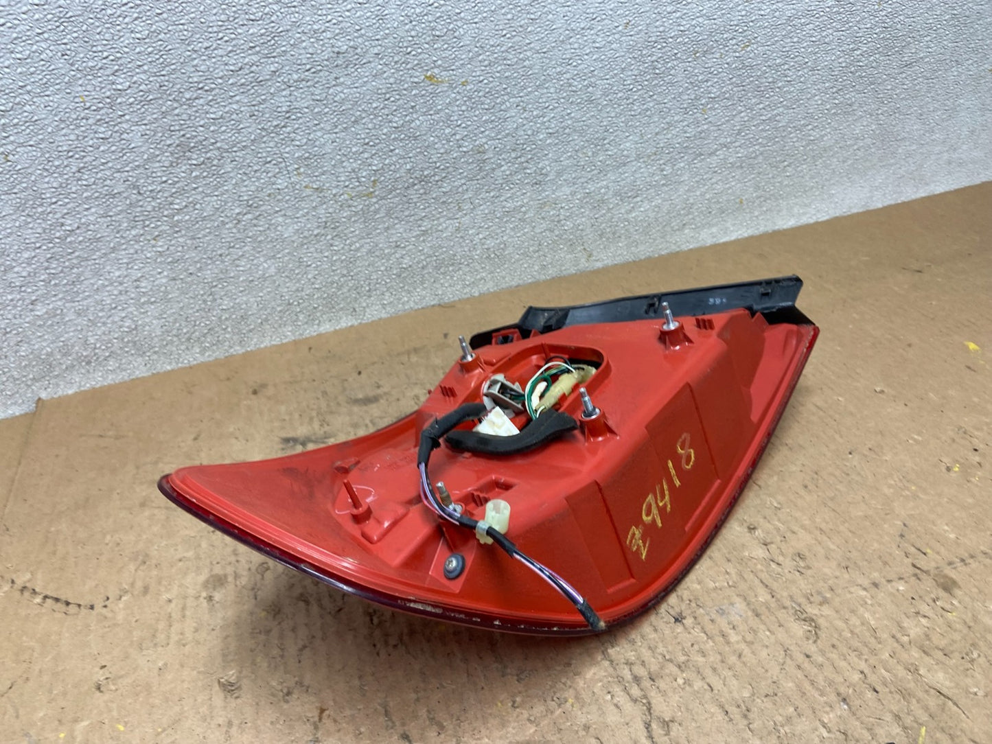 2005 to 2006 Infiniti G35 Right Passenger Side Tail Light OEM Z9418 DW4