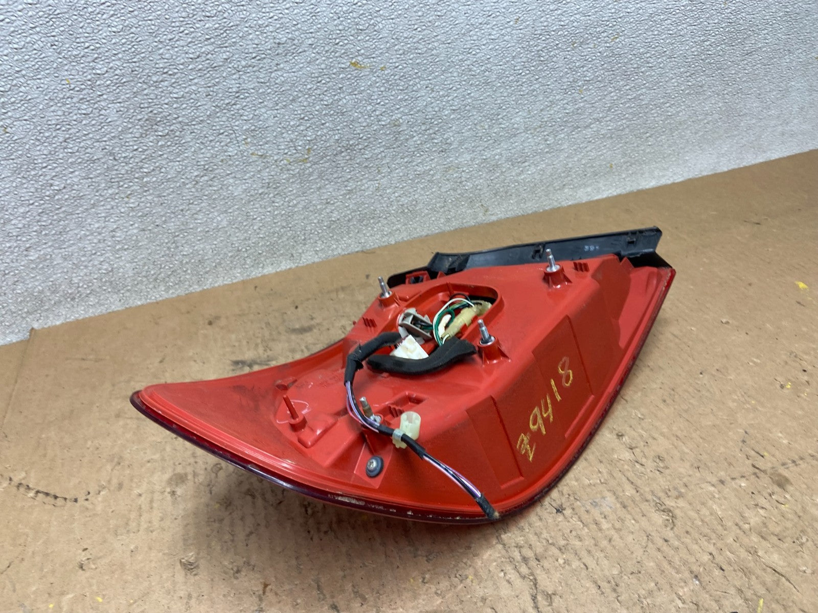 2005 to 2006 Infiniti G35 Right Passenger Side Tail Light OEM Z9418 DW4