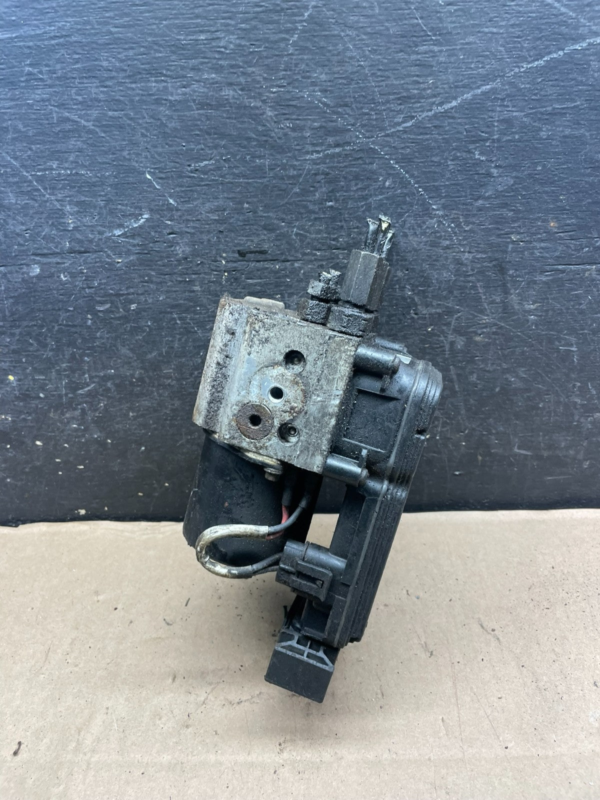 2004 2007 Ford E250 E350 Econoline Anti-Lock ABS Antilock Brake Pump S8249 DG3