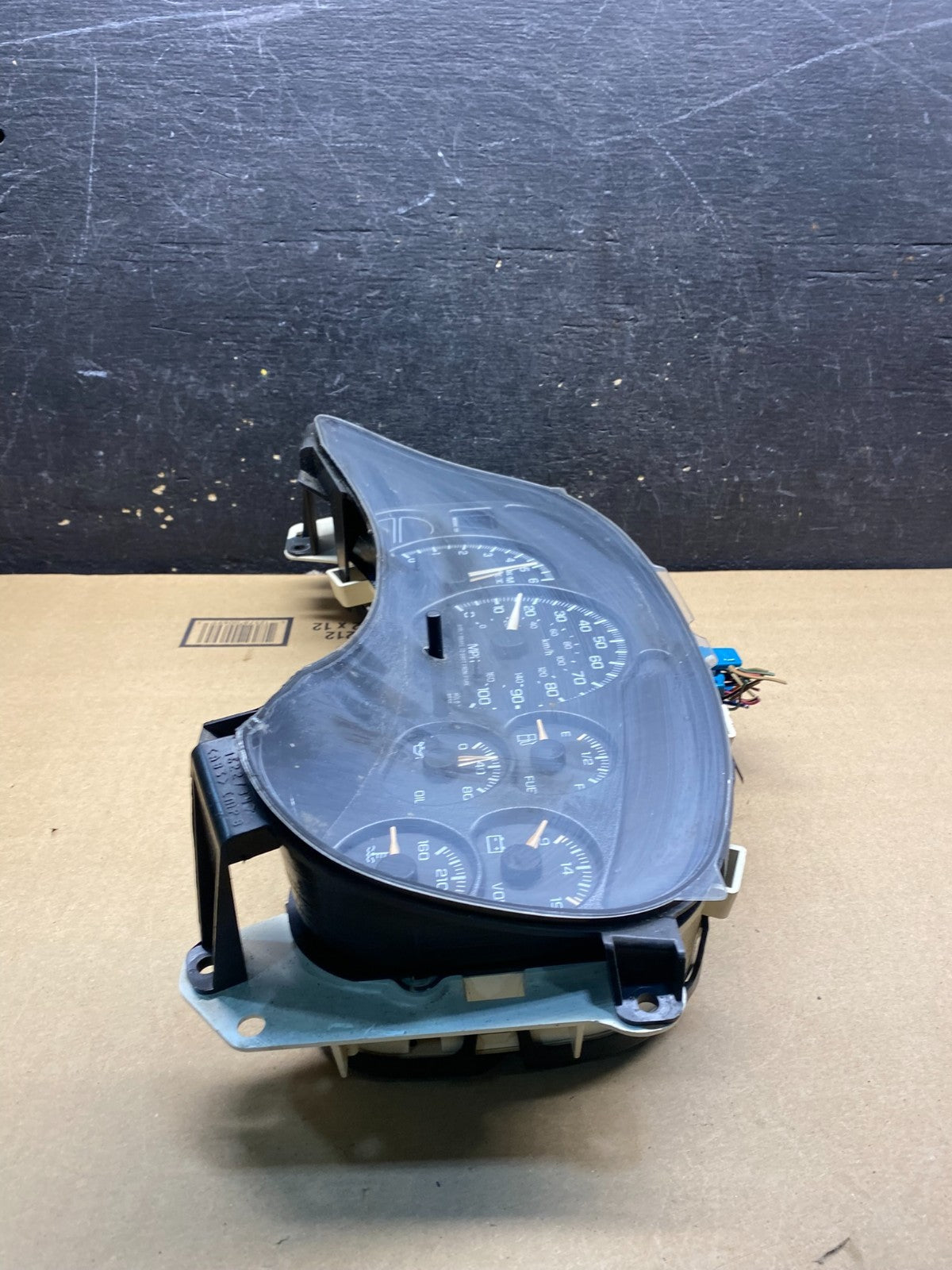 2002 GMC Yukon Speedometer Cluster Gauge Oem W4073 DG2