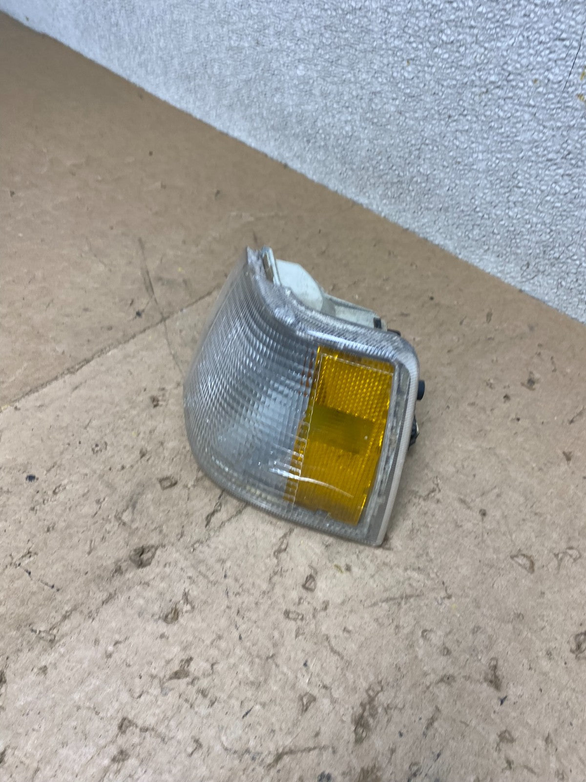 1991 to 1995 Volvo 940 Left Driver Side Headlight Turn Signal X2197 PS1