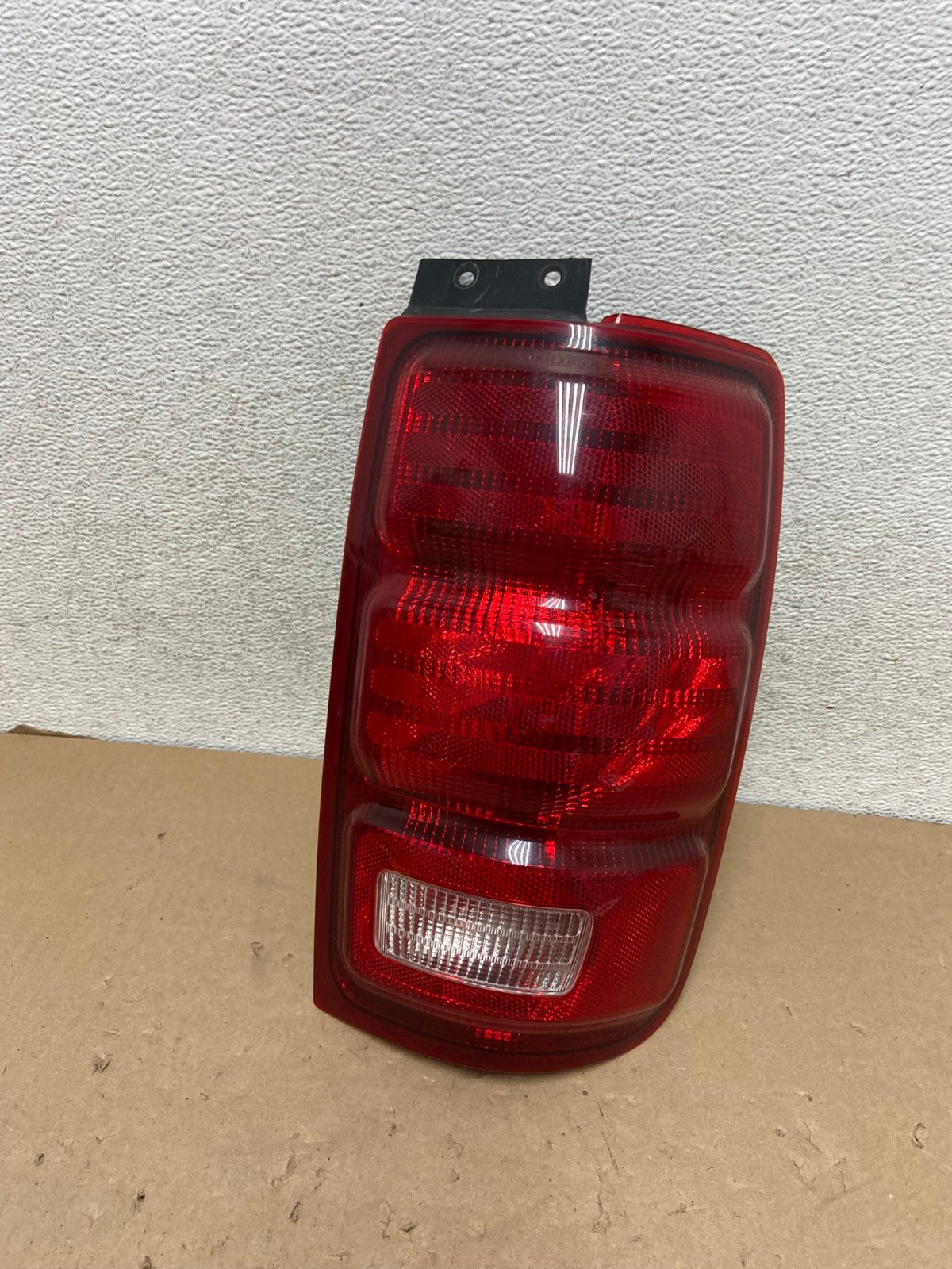 1997 to 2002 Ford Expedition Right Passenger RH Tail light AG4162 LK0