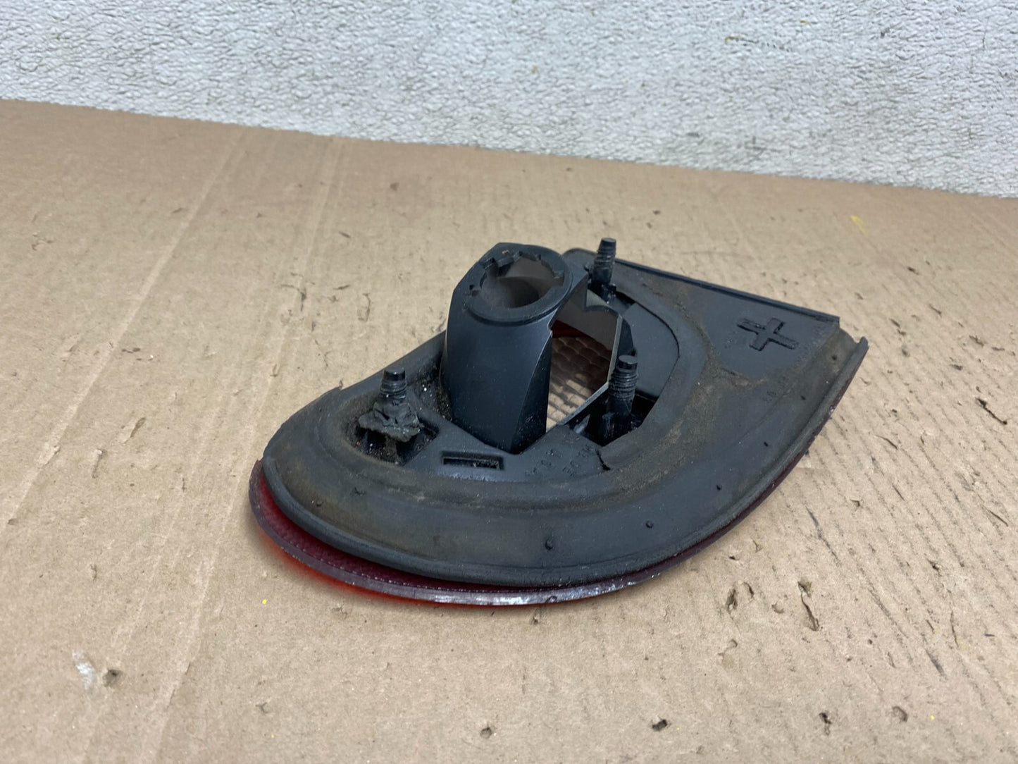 2000 to 2002 Chevrolet Cavalier Right Passenger Inner Tail Light J8086 PS5