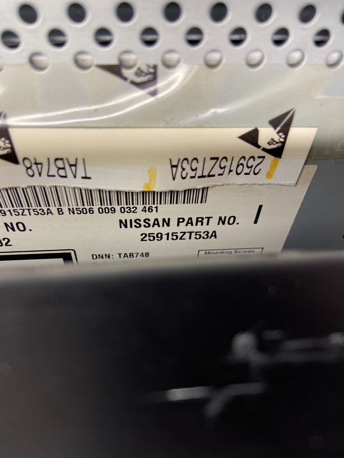 2010 2011 2012 Nissan Sentra Radio CD Player AM/FM Bezel Trim AF2734 DG5
