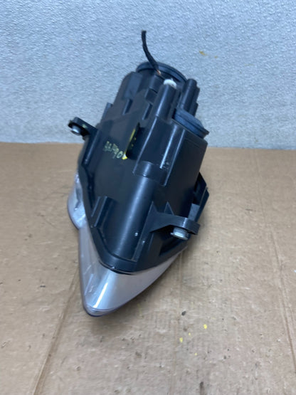 2006-2010 Volkswagen Passat Left Driver Side Halogen Headlight OEM AA14905