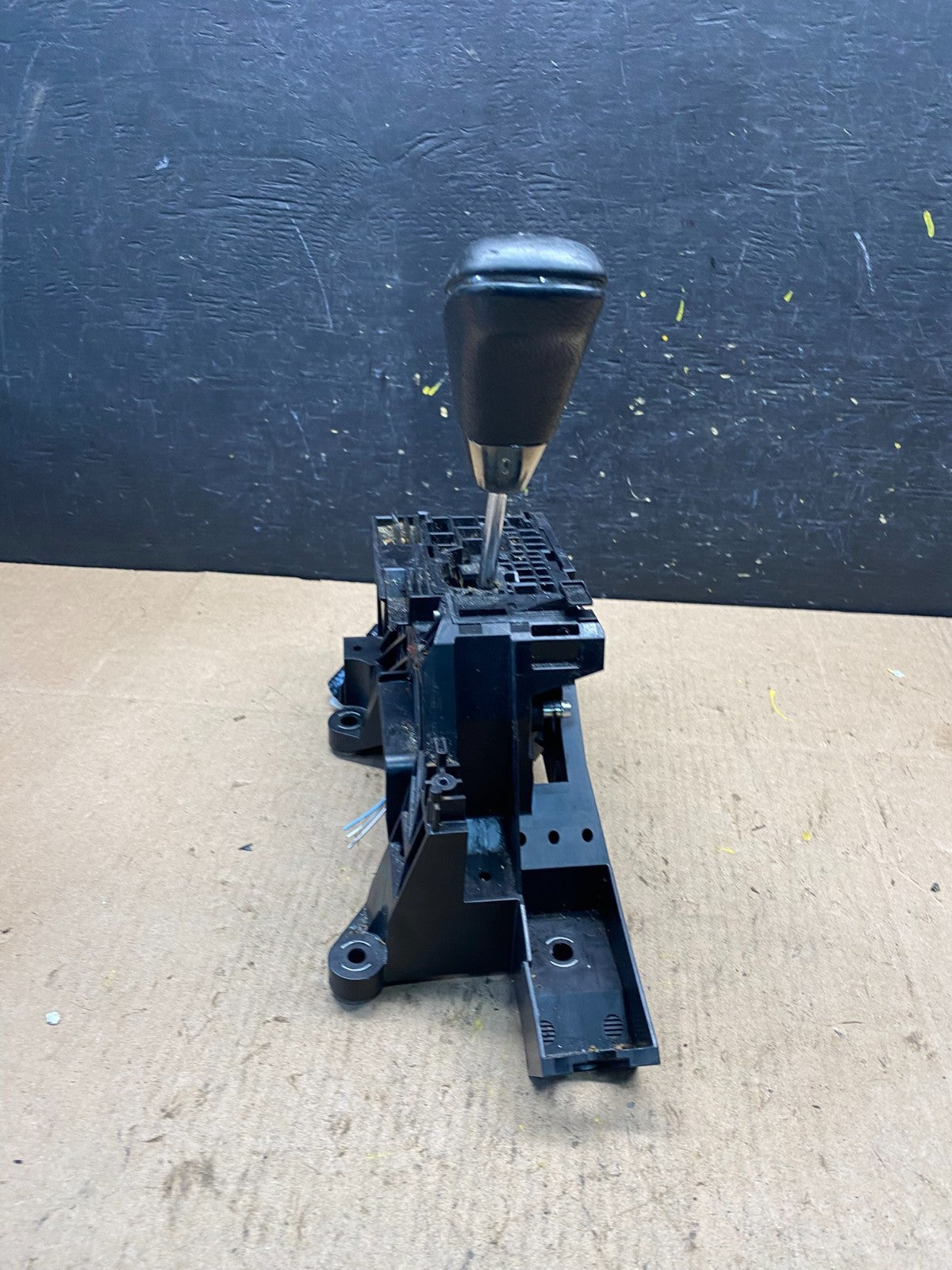 2013 to 2017 Toyota Avalon Automatic Transmission Gear Floor Shifter R8409 DG3