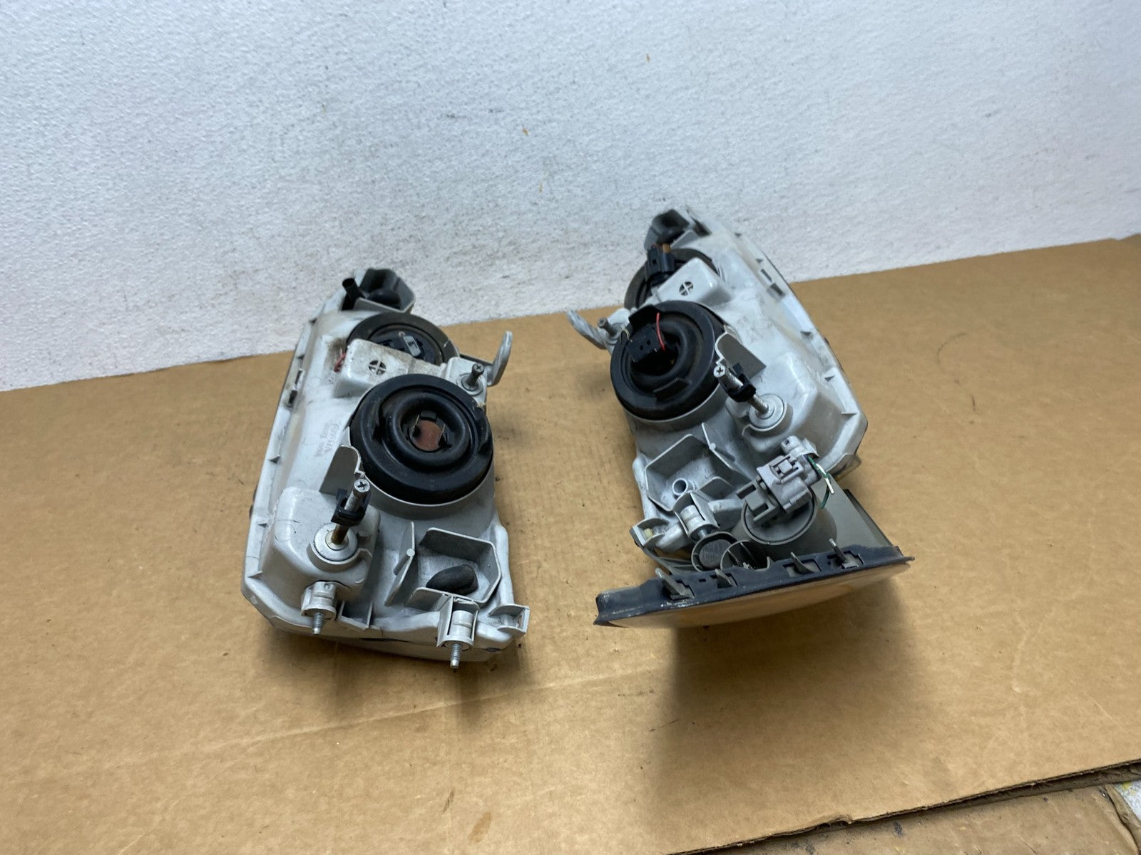 1997-2001 Lexus Es300 Left+Right Headlights Halogen AD4584 DW9