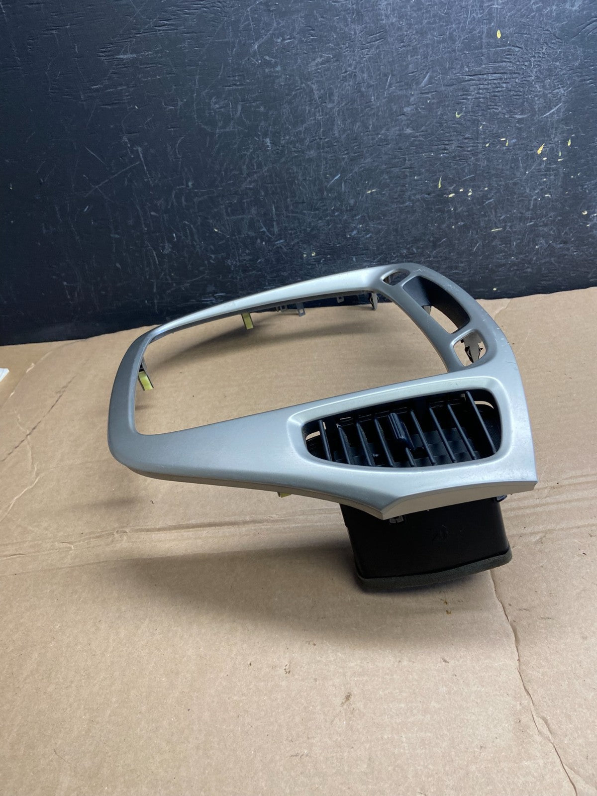 2001-2007 Toyota Highlander Radio Climate Dash Trim Bezel Air Vent AF1822 DG2