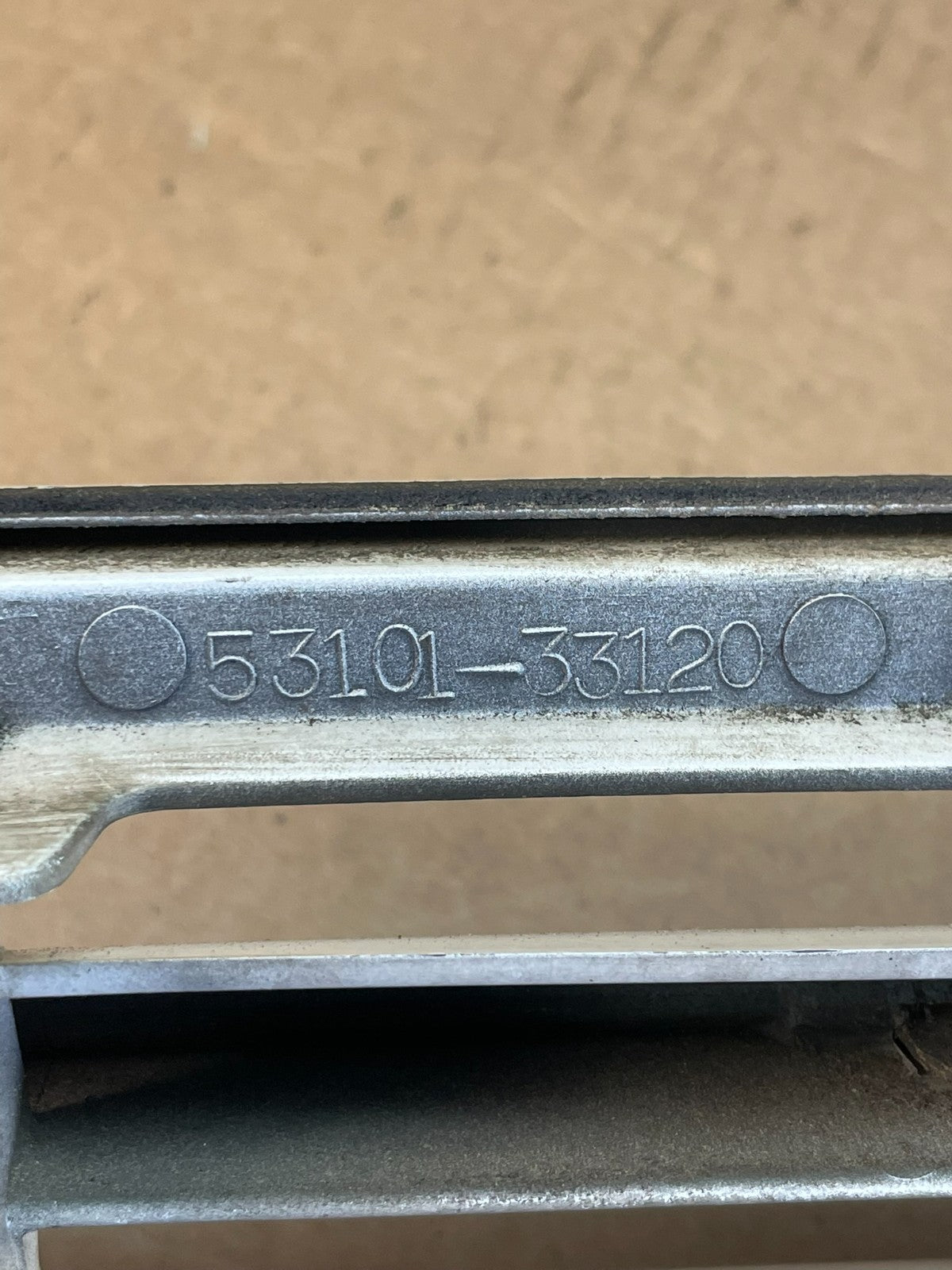 2002 to 2003 Lexus ES300 Front Upper Grill Grille AD0233 DG4