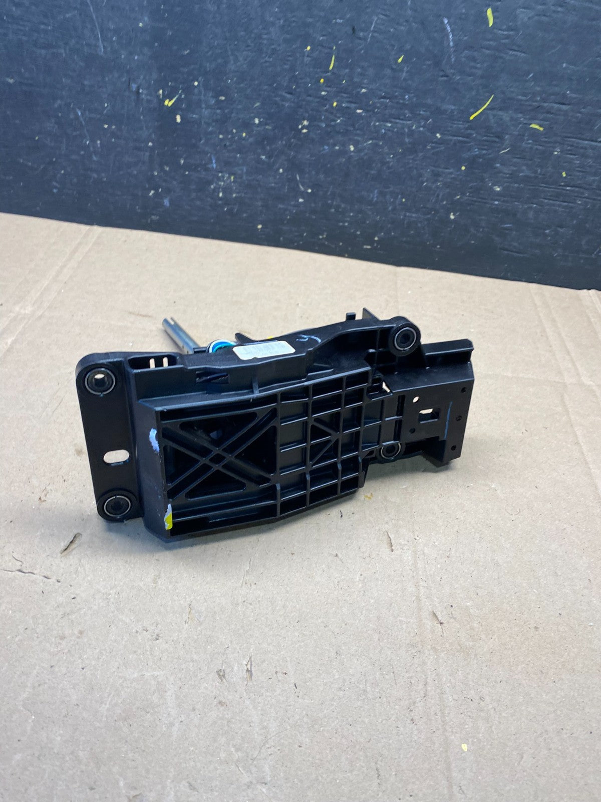 2013 to 2019 Lincoln MKT Automatic Transmission Gear Shifter Selector r8752 DG4