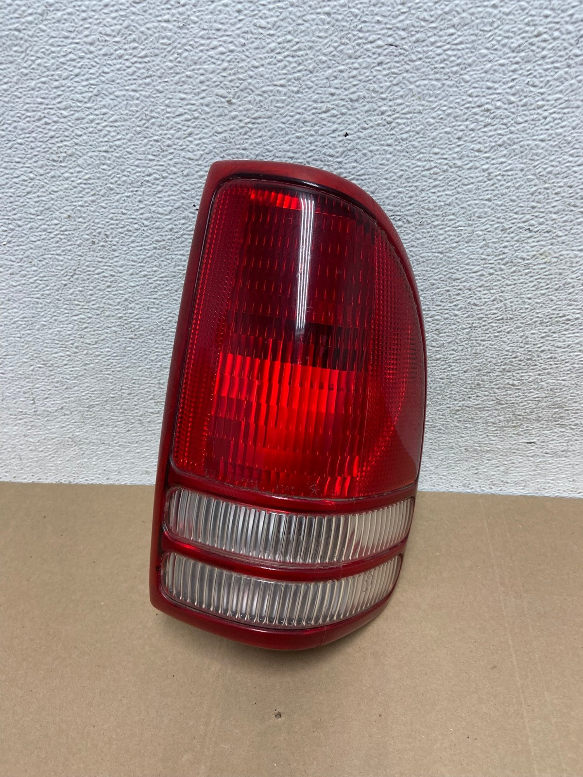 1997 - 2004 Dodge Dakota Right Passenger Rh Side Tail Light AE6614 LK0