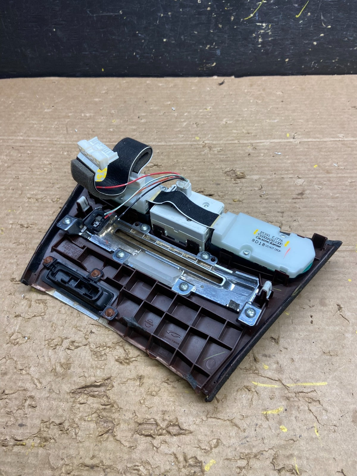 2008 2009 2010 Infiniti M35 Radio Clock Control Panel Plate W6320 DG3