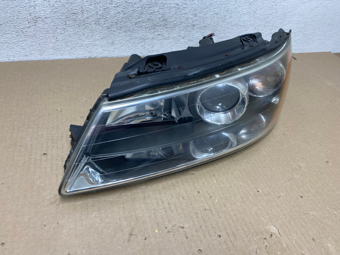 2006 to 2008 Hyundai Sonata Left Driver LH Side Headlight Halogen AE9489 LK2