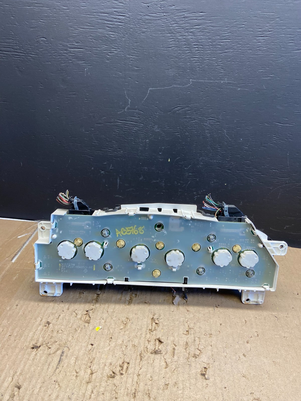 2006 Ford E350 Gauge Speedometer Cluster OEM ab5768 DG4
