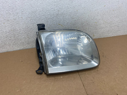 2001 to 2004 Toyota Sequoia Right Passenger RH Side Headlight Halogen P2247 DW0