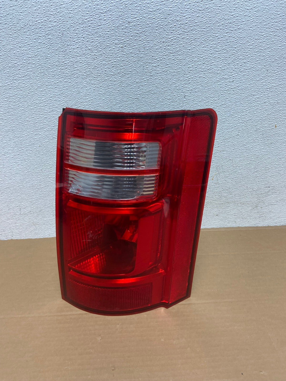 2008 2009 2010 Dodge Grand Caravan Right Passenger Rh Tail Light AD4133 LK0