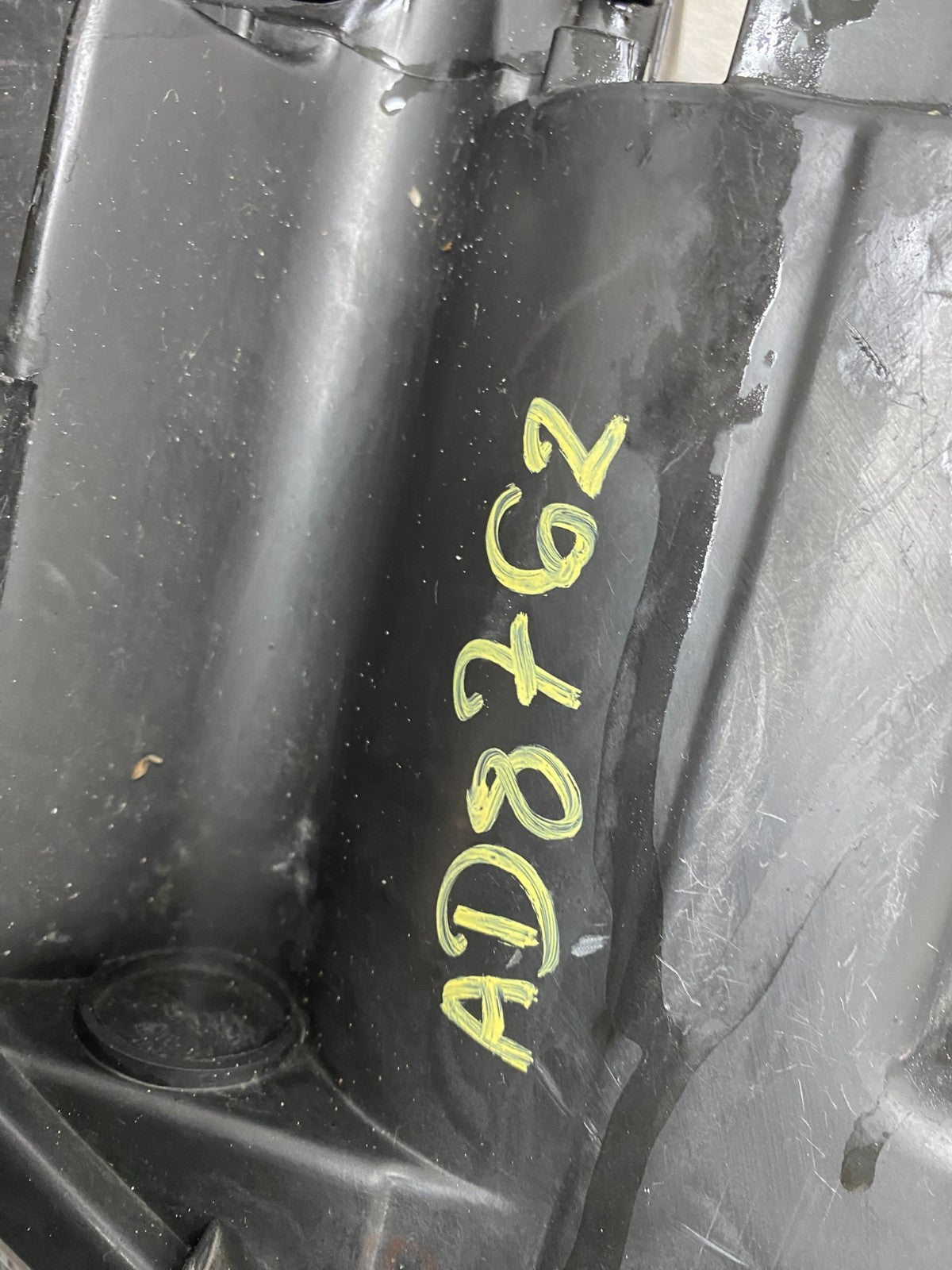 2004 to 2006 Chrysler Pacifica Headlight Left Driver LH Halogen AD8762 DW9