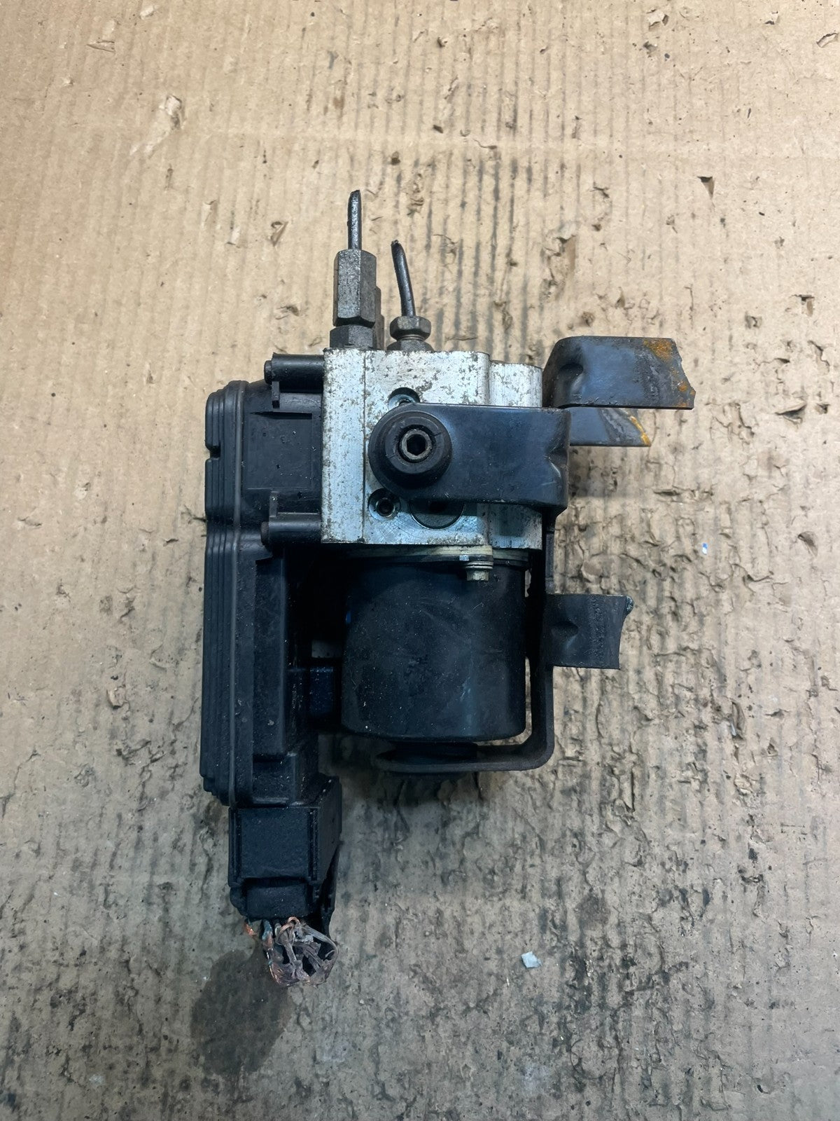 2006 2007 Ford E250 E350 Anti-Lock ABS Antilock Brake Pump v0723 DG1