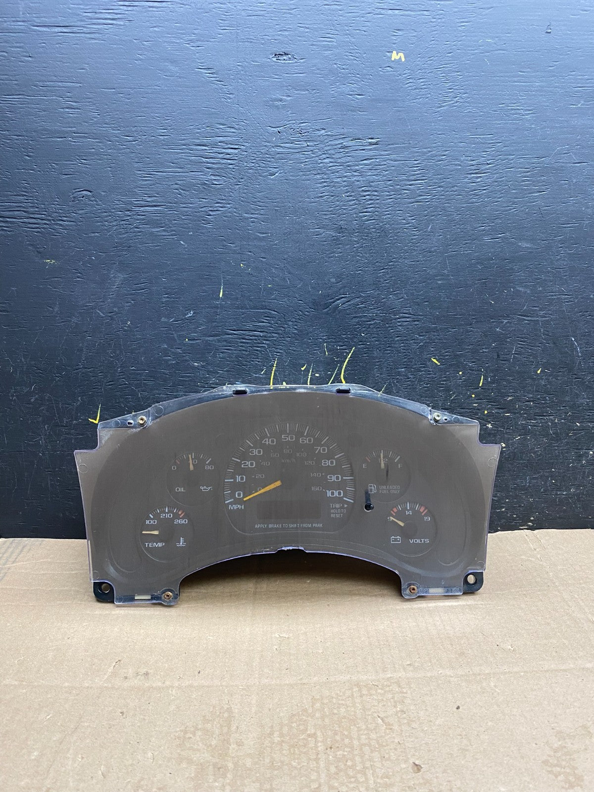 1996 to 2000 Chevrolet Express Speedometer Cluster Gauge Y9986 DG0