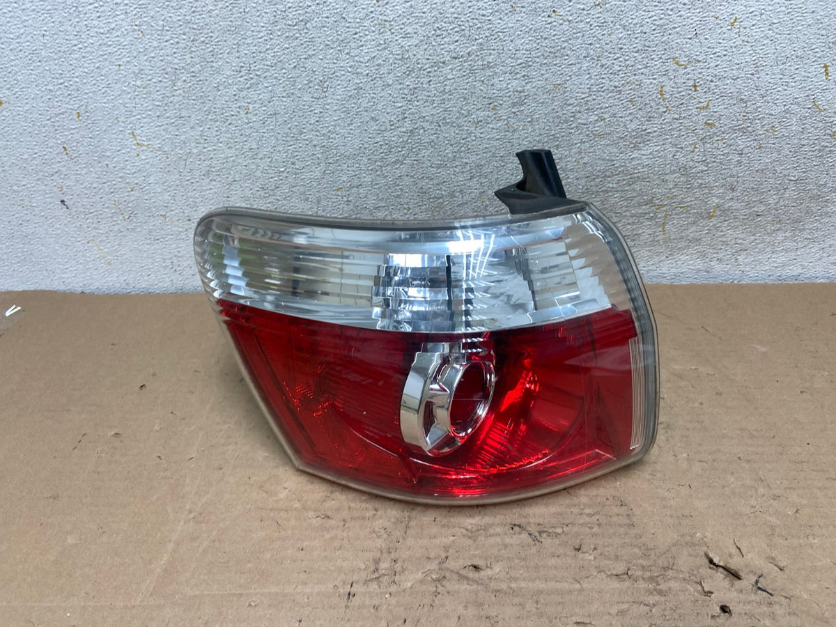 2007 to 2012 GMC Acadia Tail Light Left Side Driver Lh AI0975 LK0