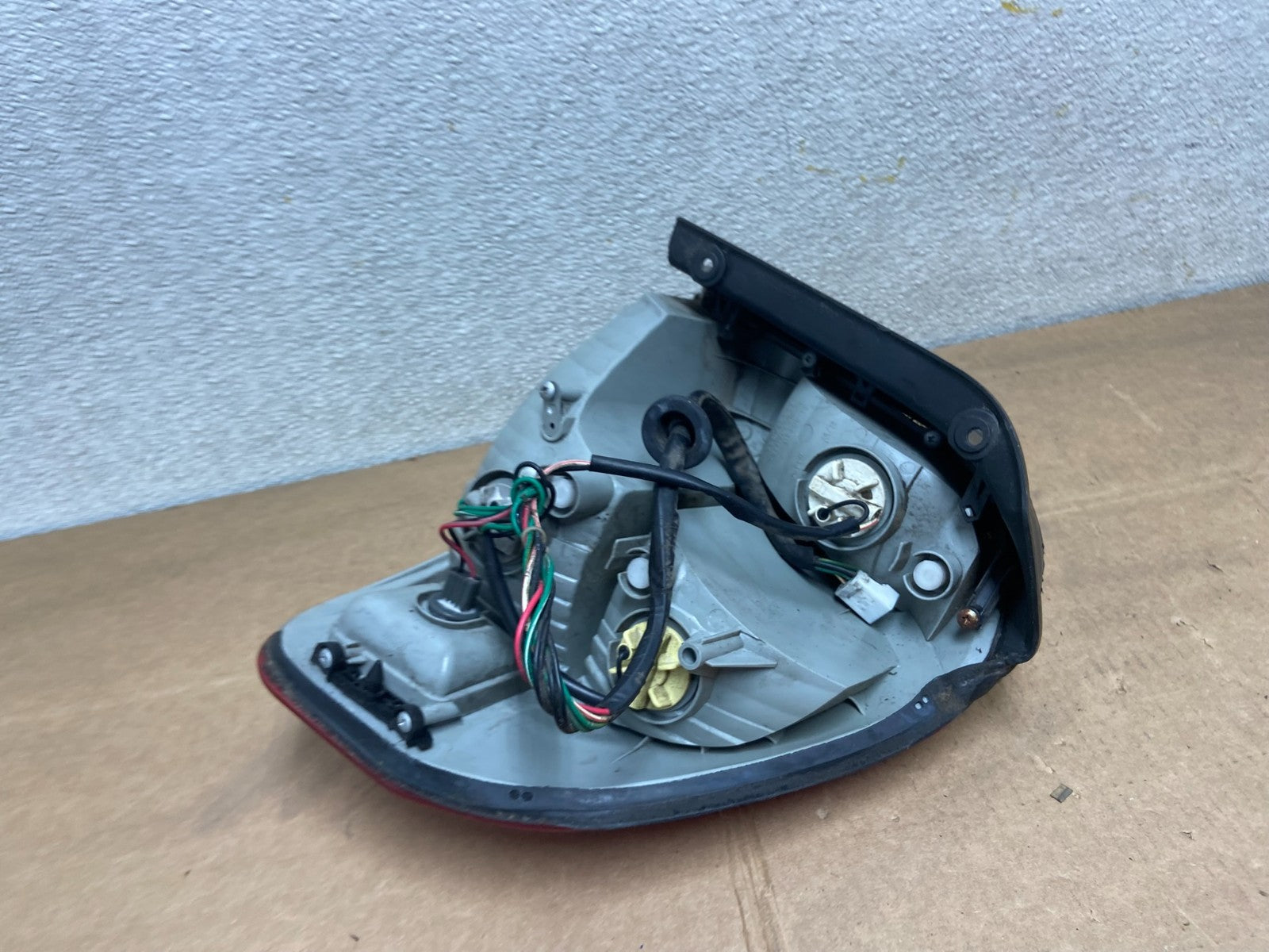2001 - 2004 Hyundai Santa Fe Left Driver LH Side Tail Light Y5140 DW5