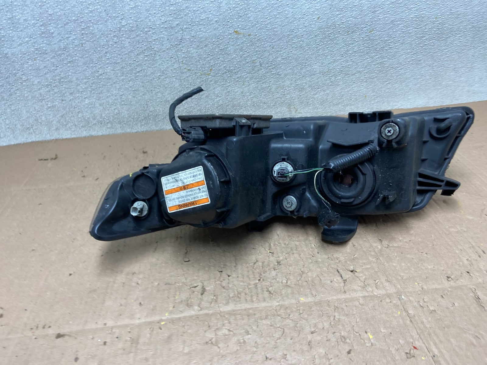 2004 to 2006 Acura TSX Right Passenger RH Side Xenon HID Headlight OEM Y3079 DW8