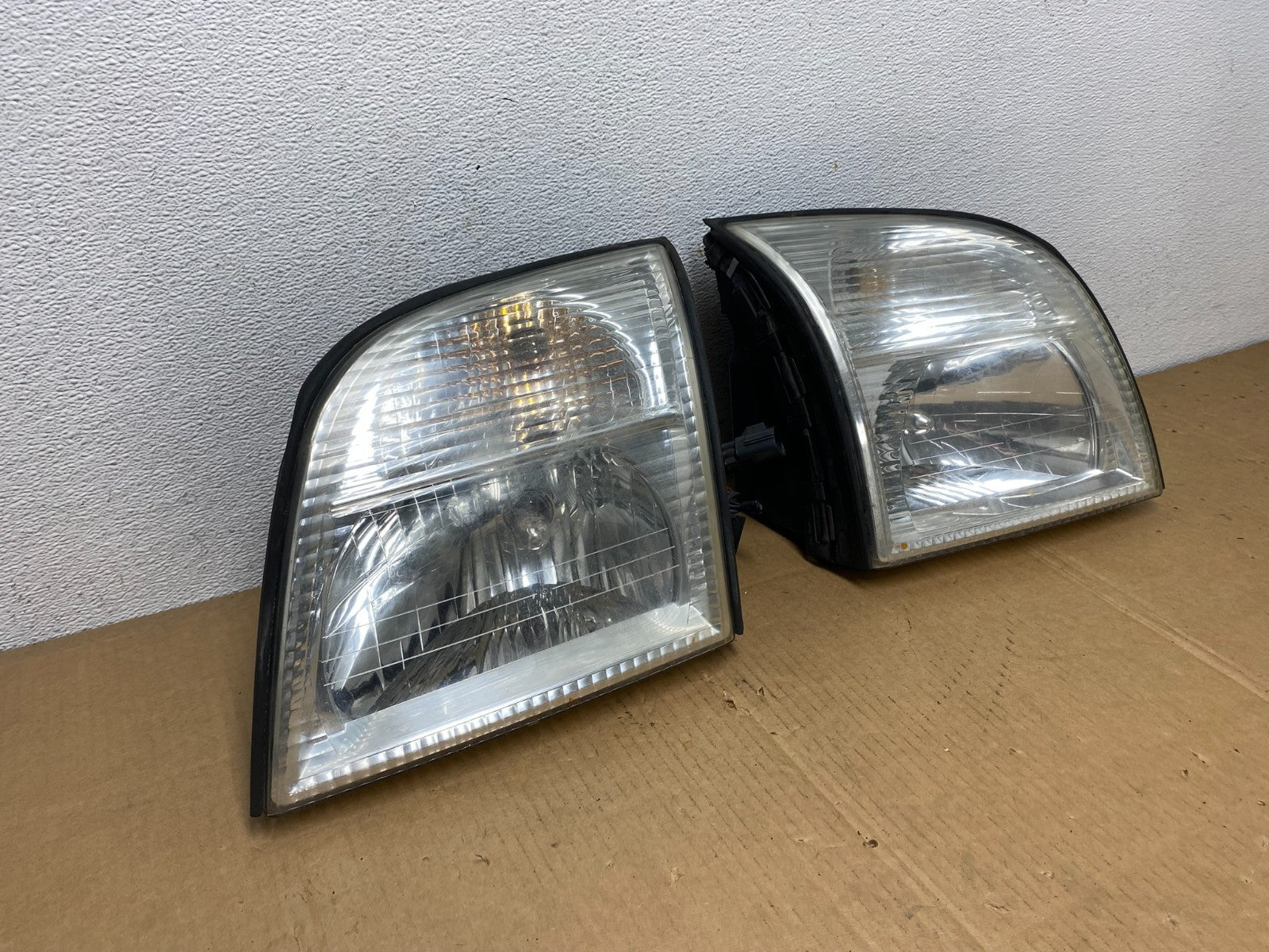 2002-2005 Mercury Mountaineer Left+Right Side Halogen Headlights AD0759 DW2