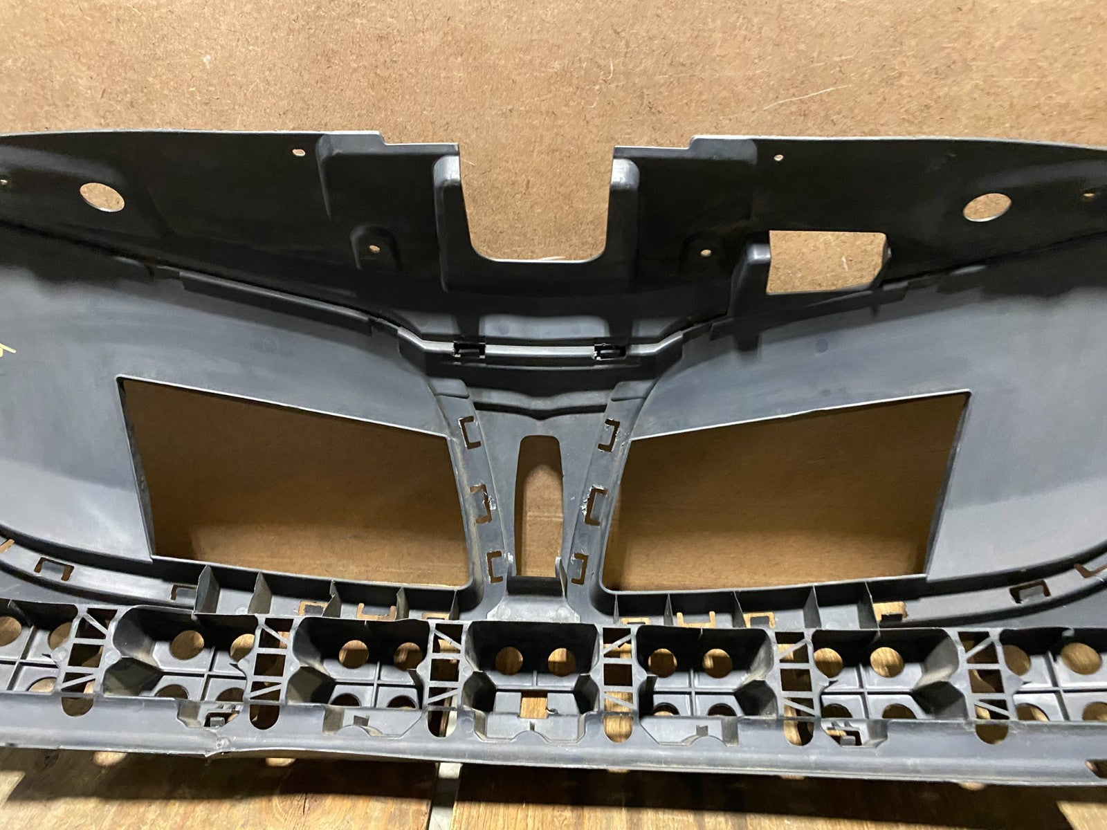 2013 to 2016 Lincoln MKT Grill Grille Support Panel AF35545