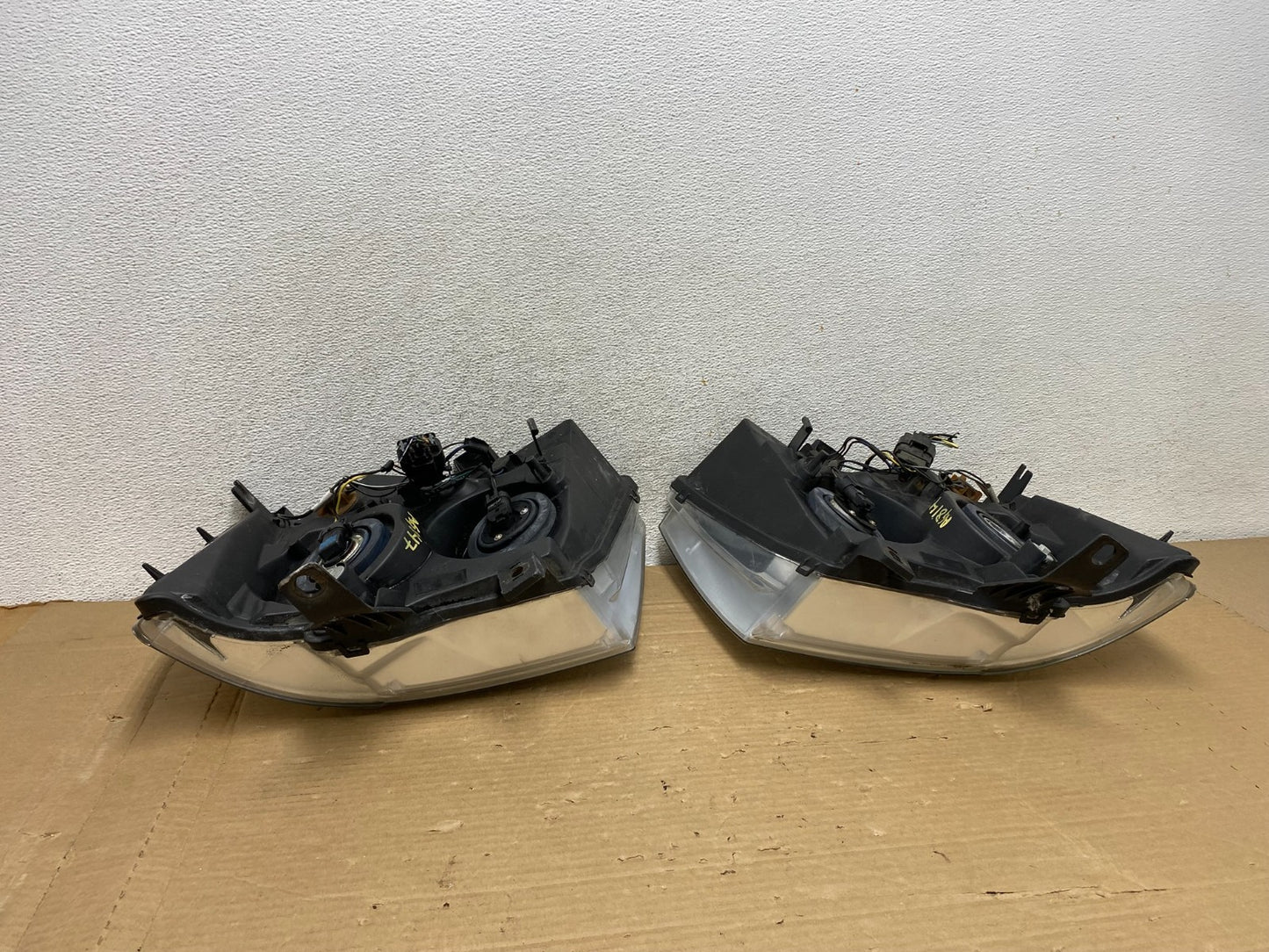 2007 to 2013 Chevrolet Suburban Tahoe Left+Right Set Headlights AG8147 DW5
