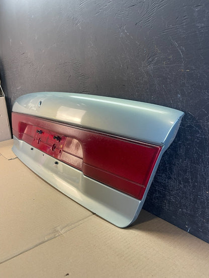 1997 - 1999 Saturn SL2 Sedan Center Tail Light Lid Trunk Rear Panel AE3497 DG1