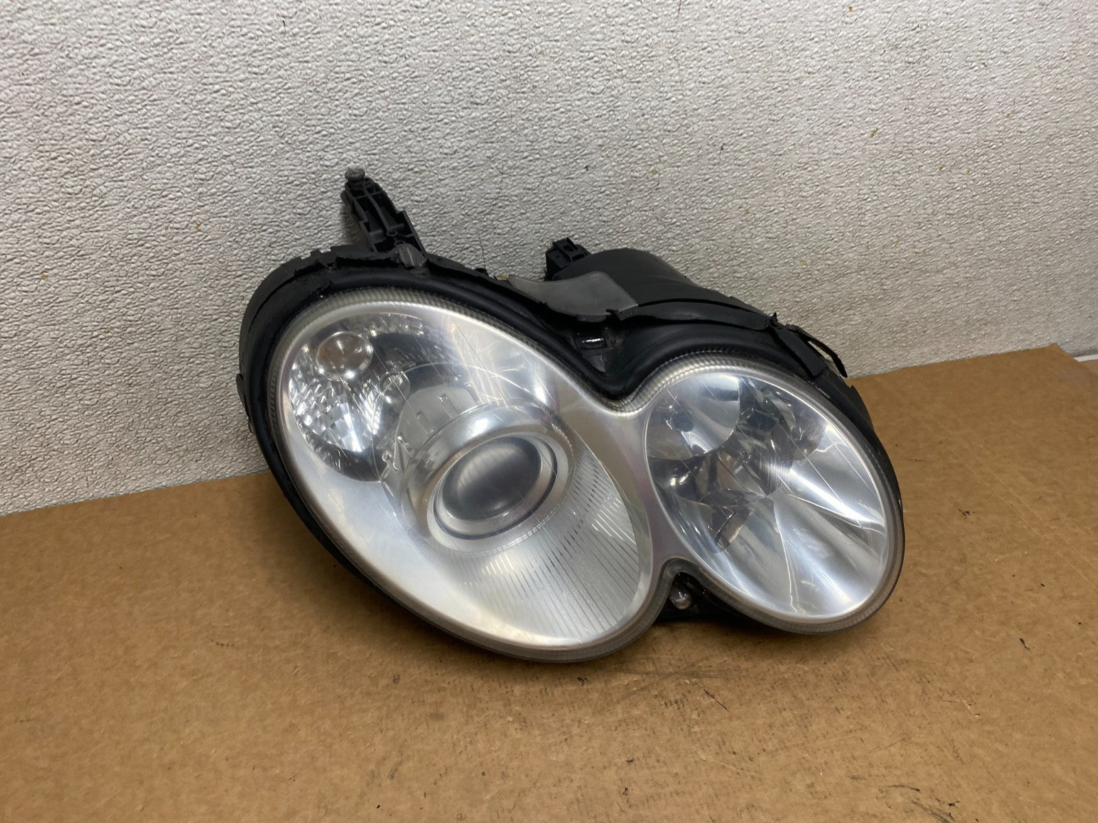 2003-2005 Mercedes Benz W209 CLK CLK350 Right Passenger Xenon Headlight S5532 GD0