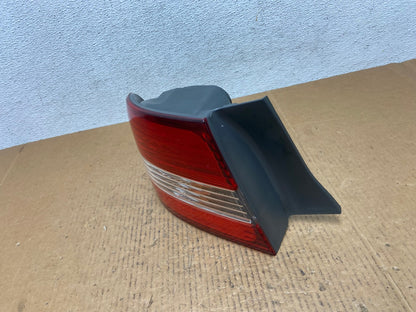 2000 2001 Lexus ES300 Outer Left Driver Lh Side Tail Light AE0346 LK1