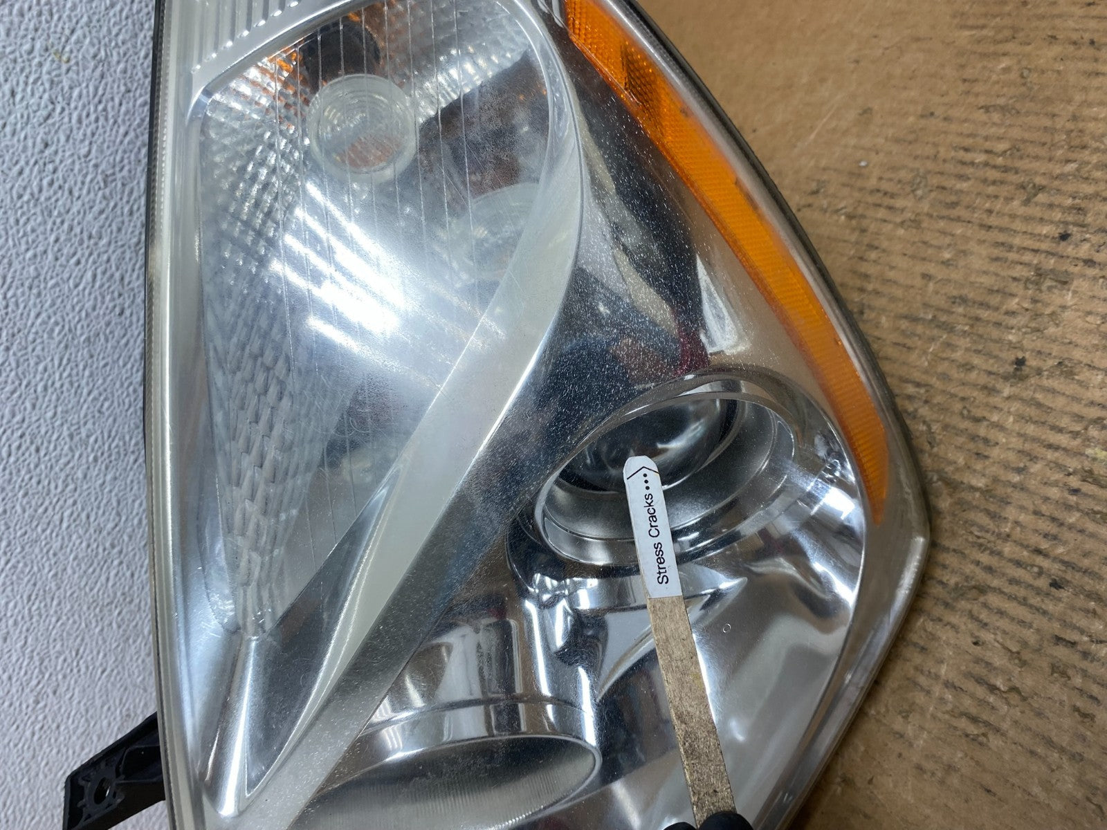 2008-2012 Kia Sedona Left Driver Lh Side Headlight Halogen AE1384 DW4