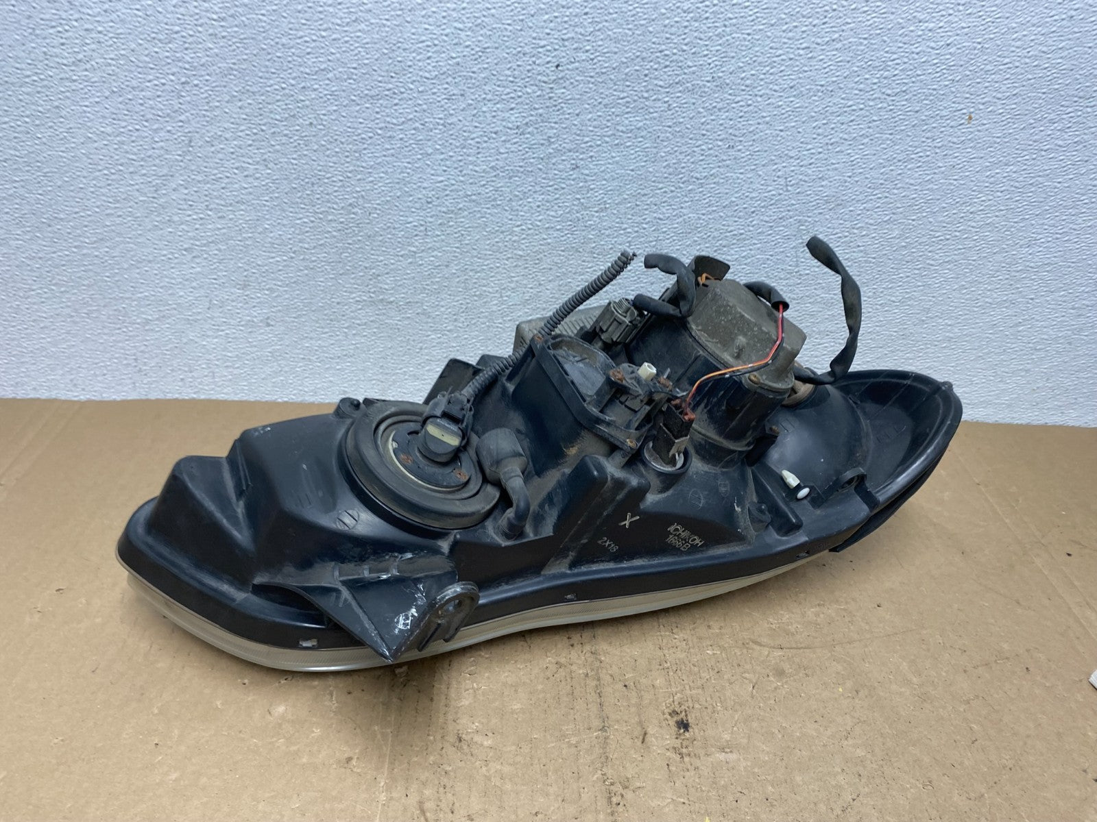 2000 to 2001 Infiniti I30 Left Driver LH Side Headlight Xenon AC5865 DW5