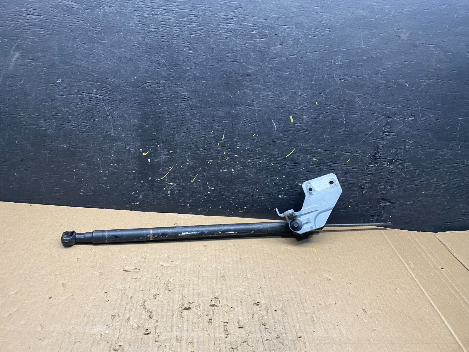 2007 to 2014 Lincoln Navigator Rear Lift Gate Motor Cable Rod T1704 PS2